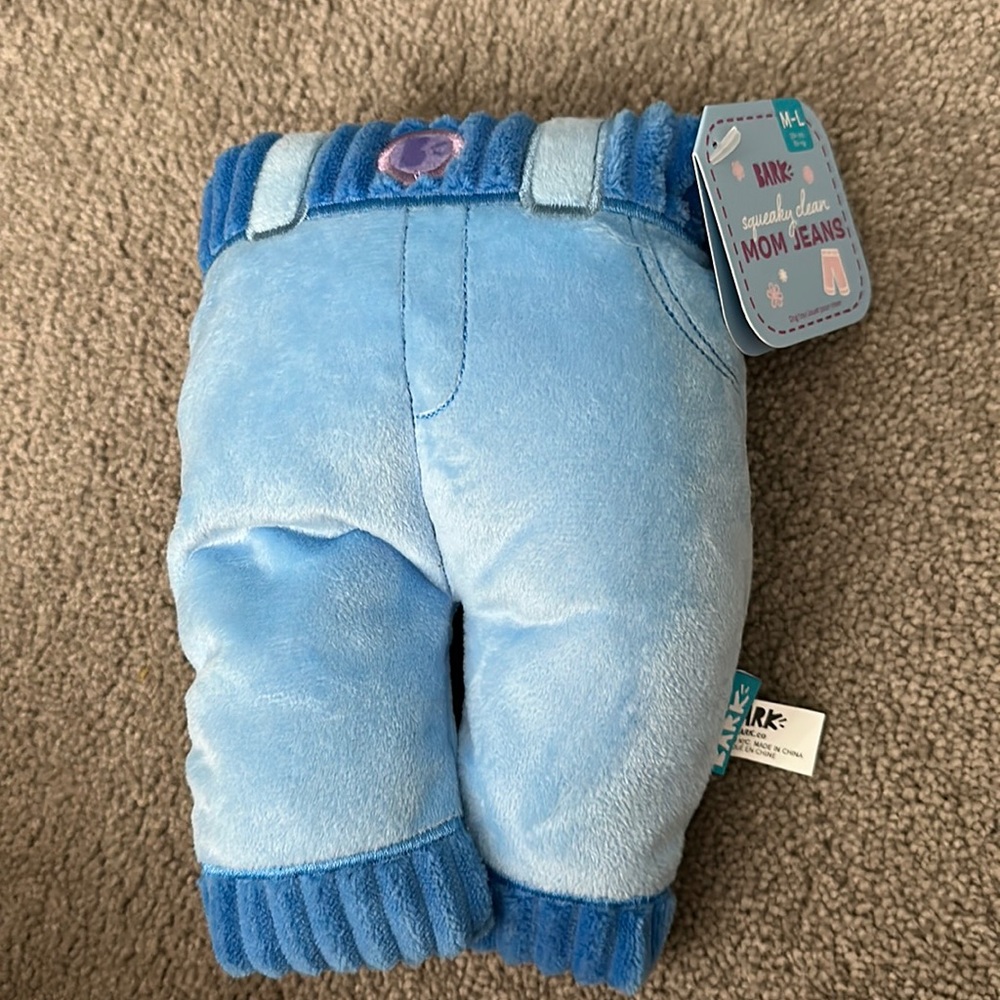 NWT BARK MOM JEANS M-L